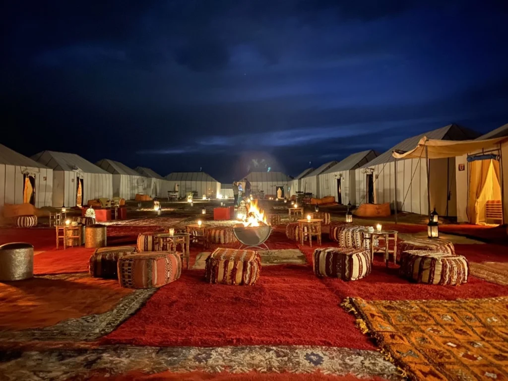 Campamento estándar en el desierto de Merzouga