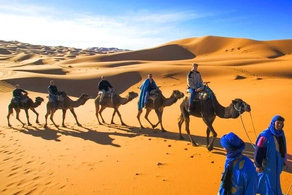 Campamento estándar en el desierto de Merzouga